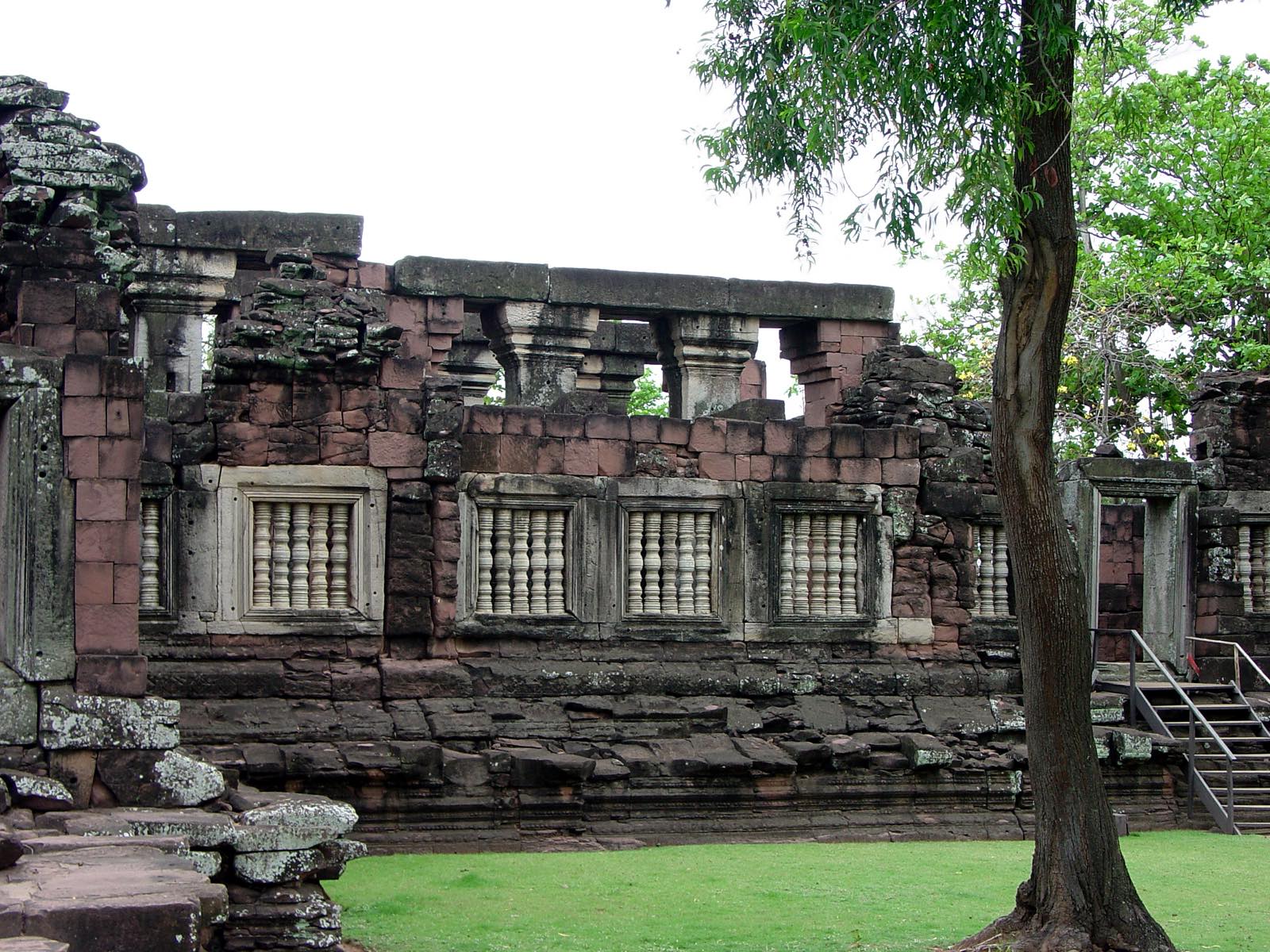 Phimai — The Northern Angkor - Image 2
