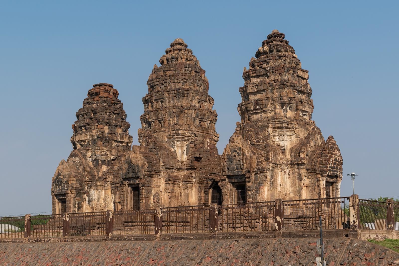 Phra Prang Sam Yot — The Monkey Temple - Image 1
