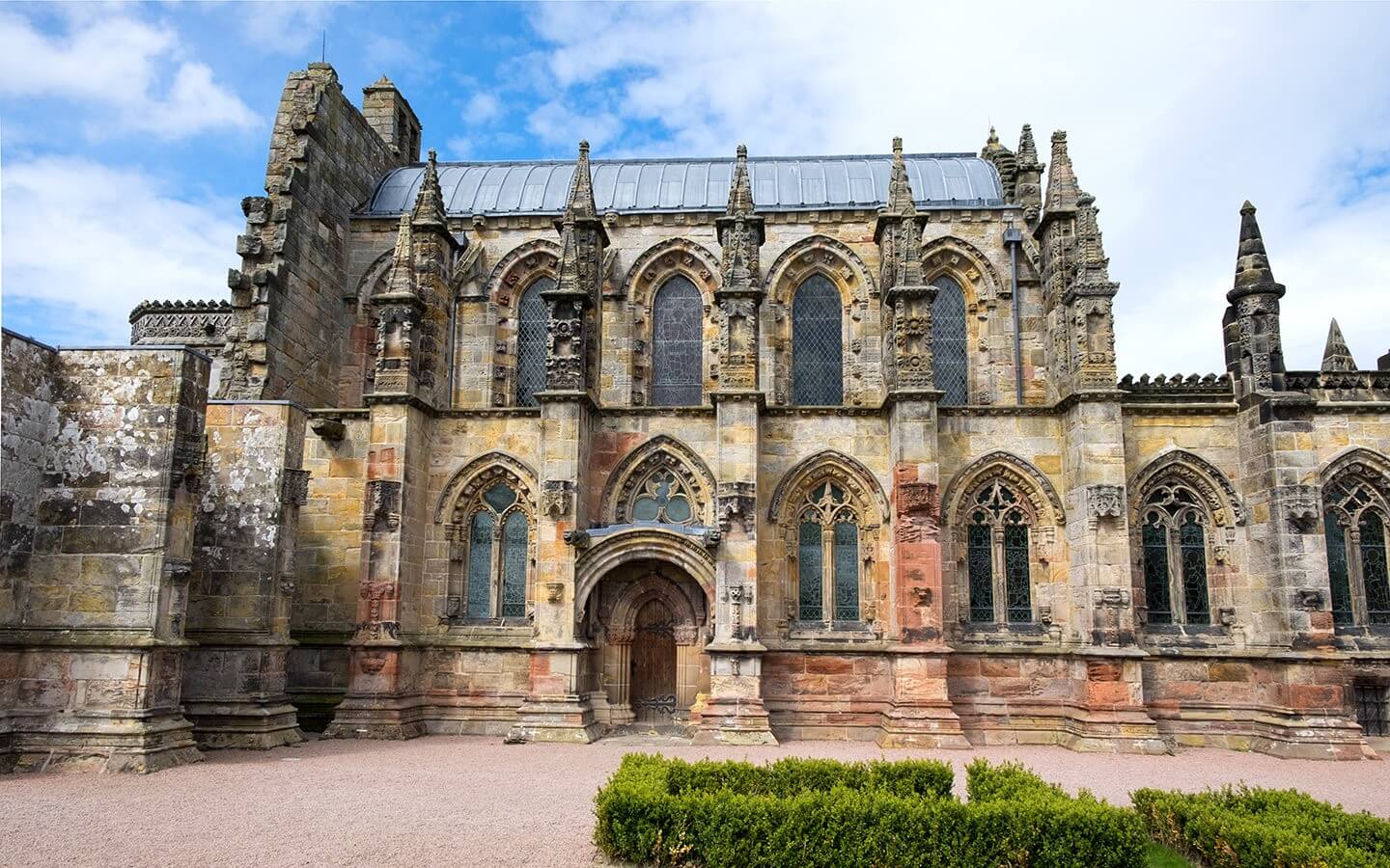 Rosslyn Chapel, Rosslyn Glen & Wallace's Cave - Image 1